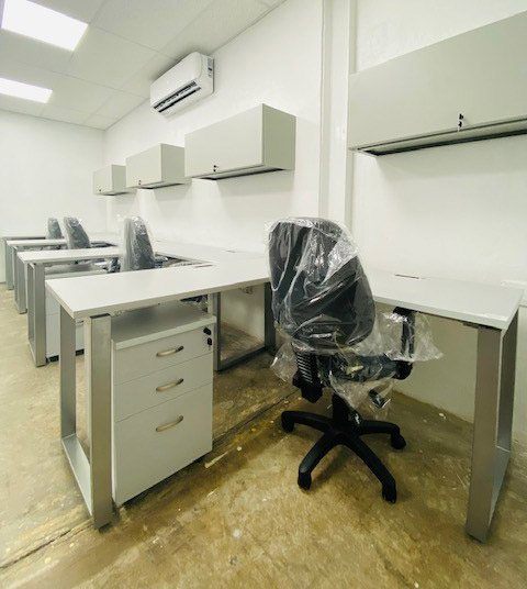 Office modulars with chair
