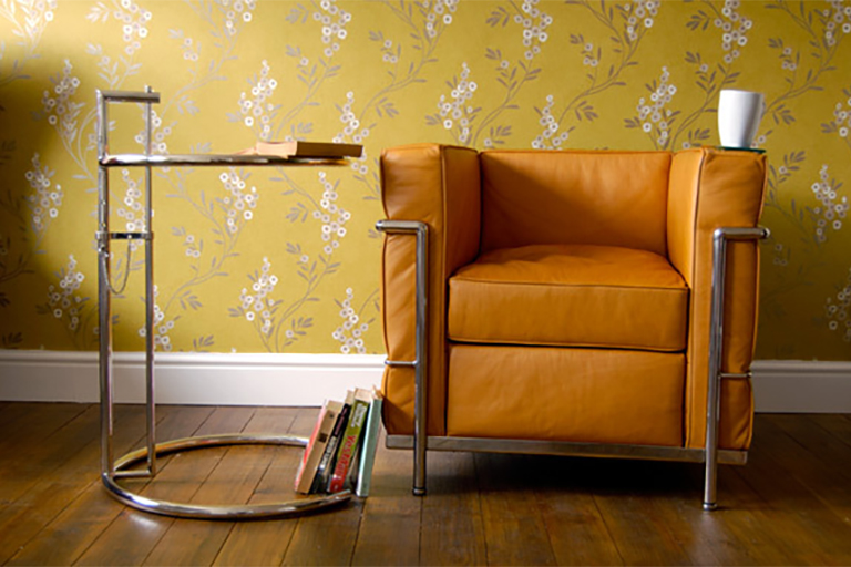 Eileen Grey Replika Side Table Good